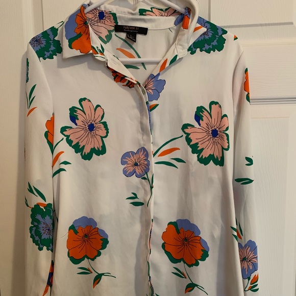 Forever 21 Tops - Forever 21 Floral button up blouse Forever 21 Tops - Forever 21 Floral button up blouse